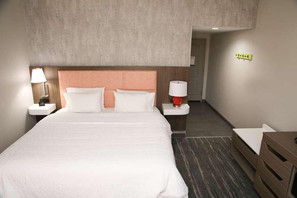 Hampton Inn Knoxville-West At Cedar Bluff Room photo