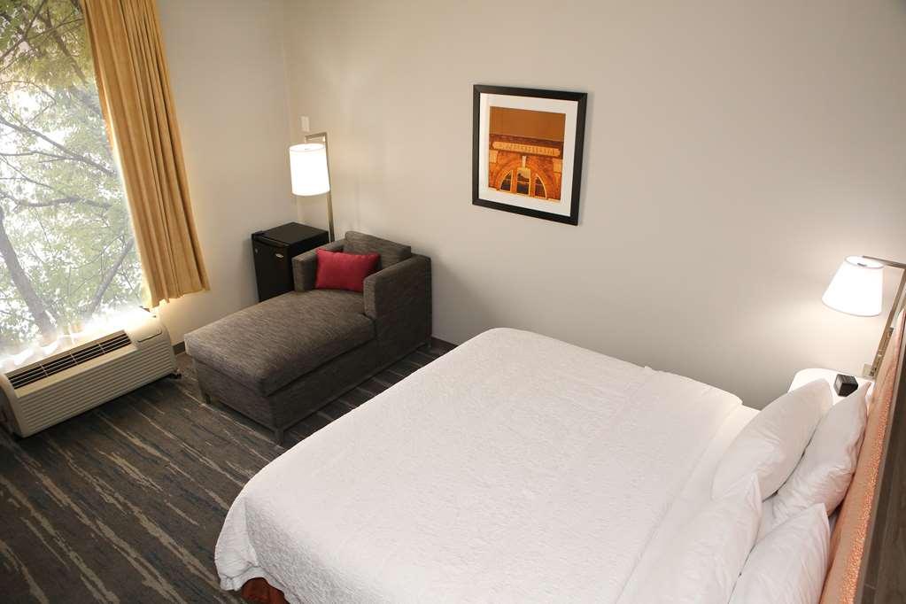 Hampton Inn Knoxville-West At Cedar Bluff Room photo
